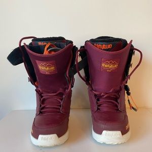 Thirty-two women’s snowboard boots